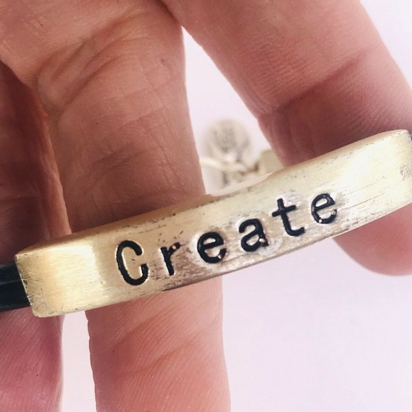 Alexa's Angels Bracelet Create Sliver Tone Black PVC Toggle Stamped 7" - Picture 3 of 4